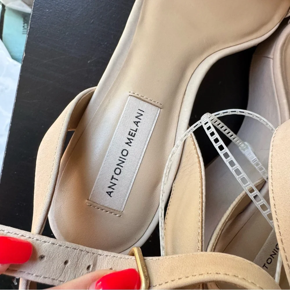 NWT Antonio Melani Madelle Leather Wedge Sandals Beige Sz 9,5